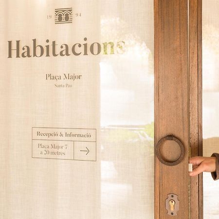 Habitacions Placa Major Санта Пау Екстериор снимка