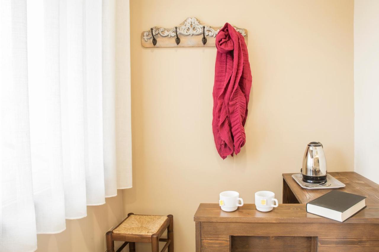 Habitacions Placa Major Санта Пау Екстериор снимка